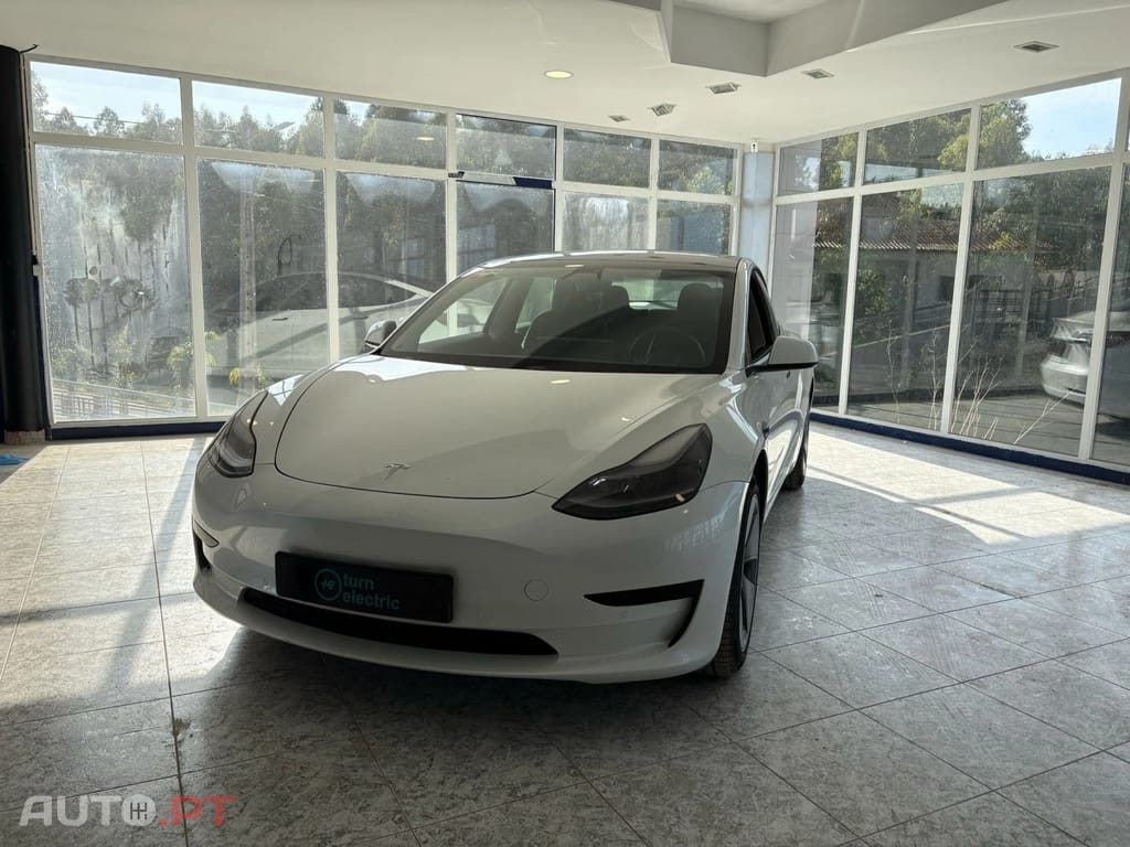 Tesla Model 3 Standard Range Plus RWD