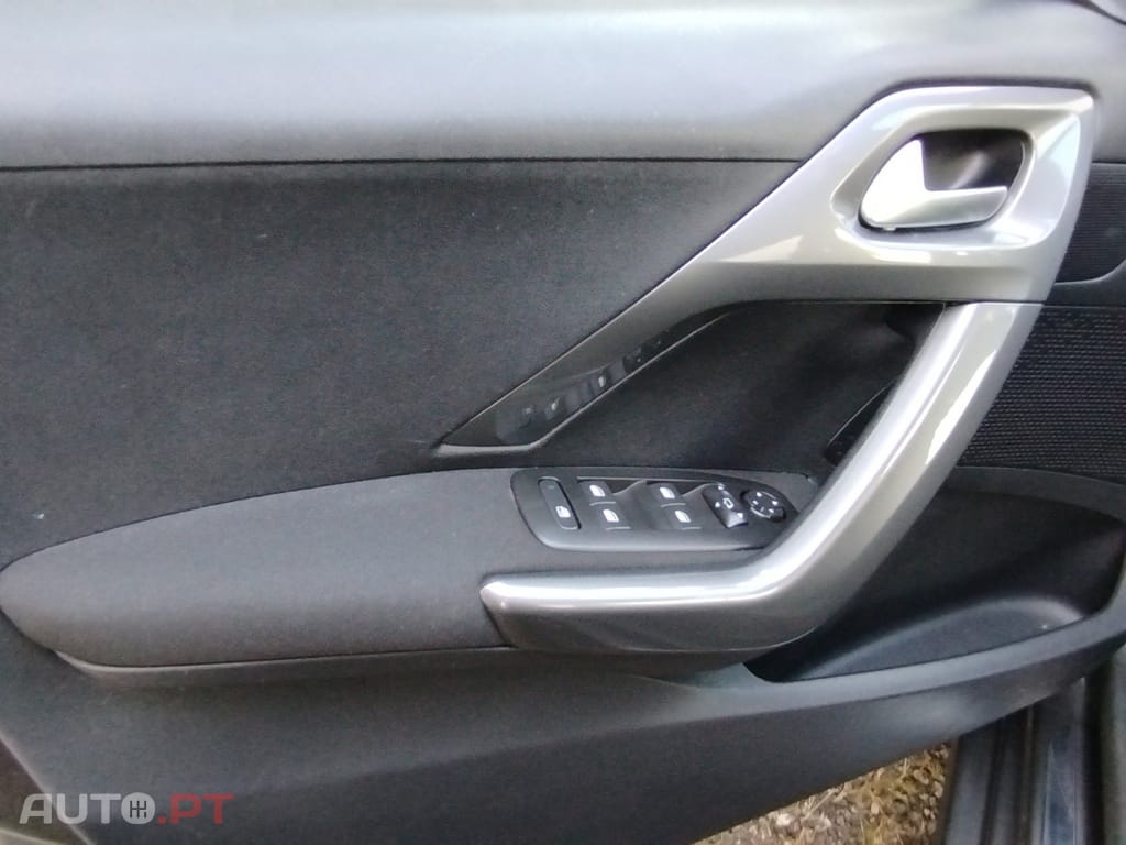 Peugeot 2008 1.2 PureTech Style