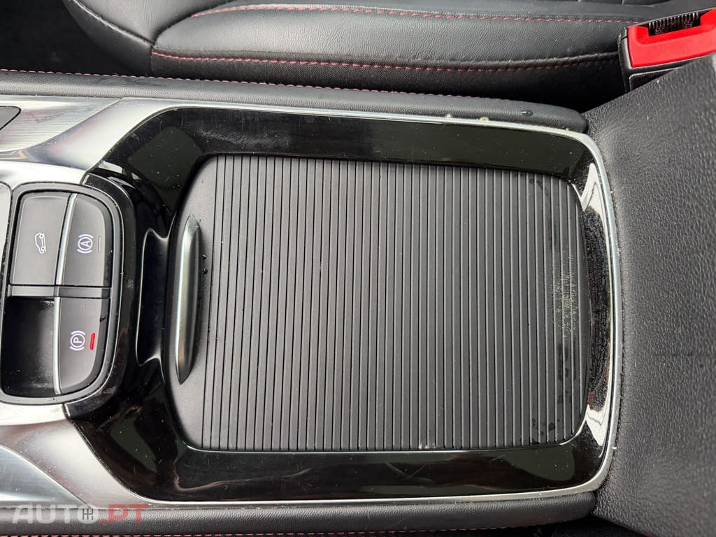 MG EHS PHEV Hybrid Luxury