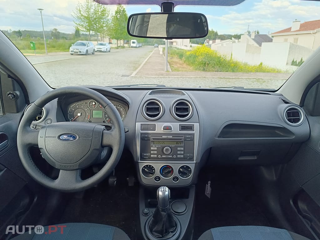 Ford Fiesta 1.25 First Edition - Um dono