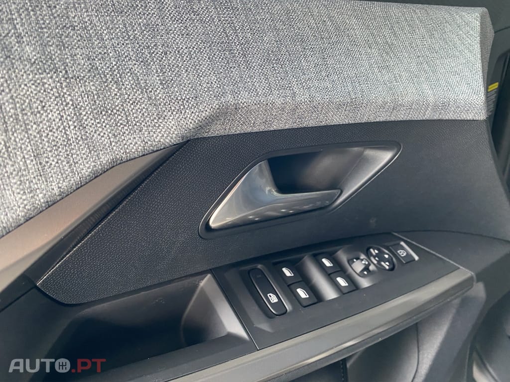 Peugeot 5008 1.2 Hybrid Allure e-DCS6