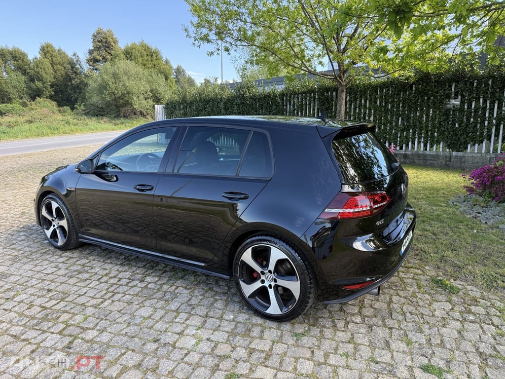 Volkswagen Golf 2.0 TSI GTI DSG