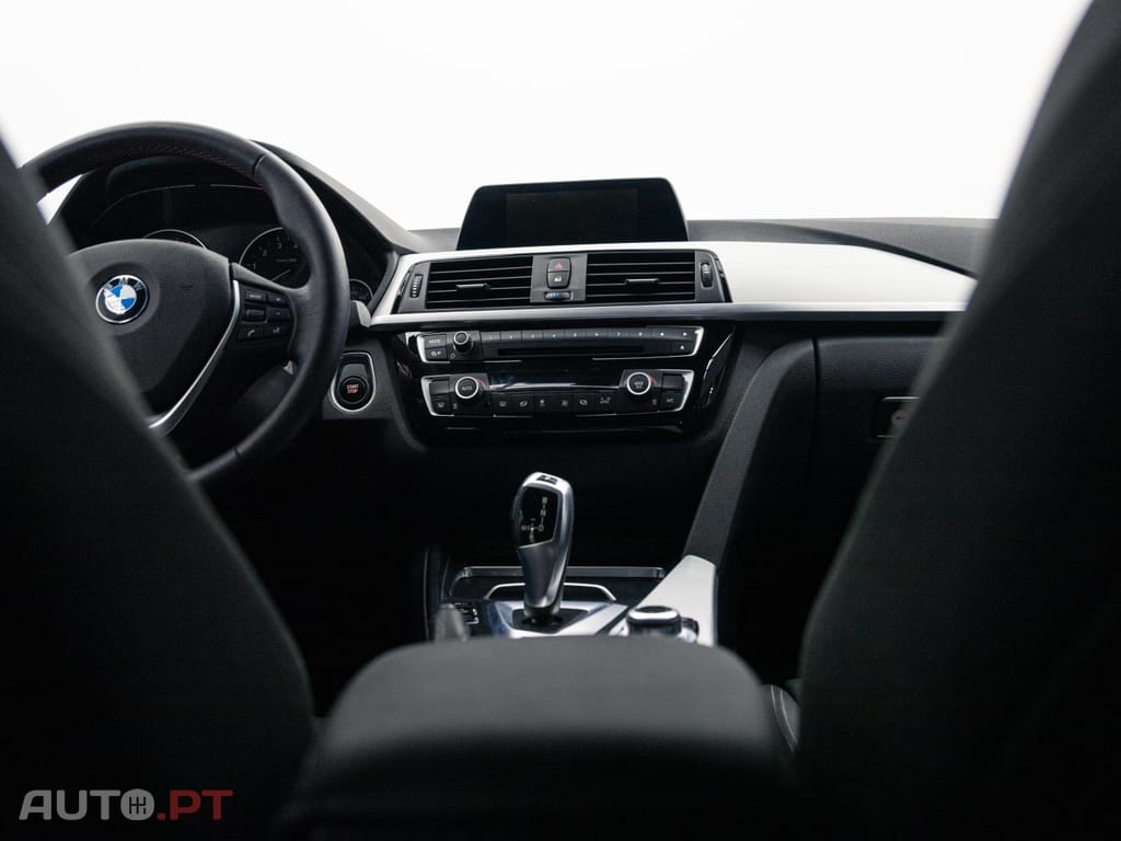 BMW 330 e iPerformance Line Sport