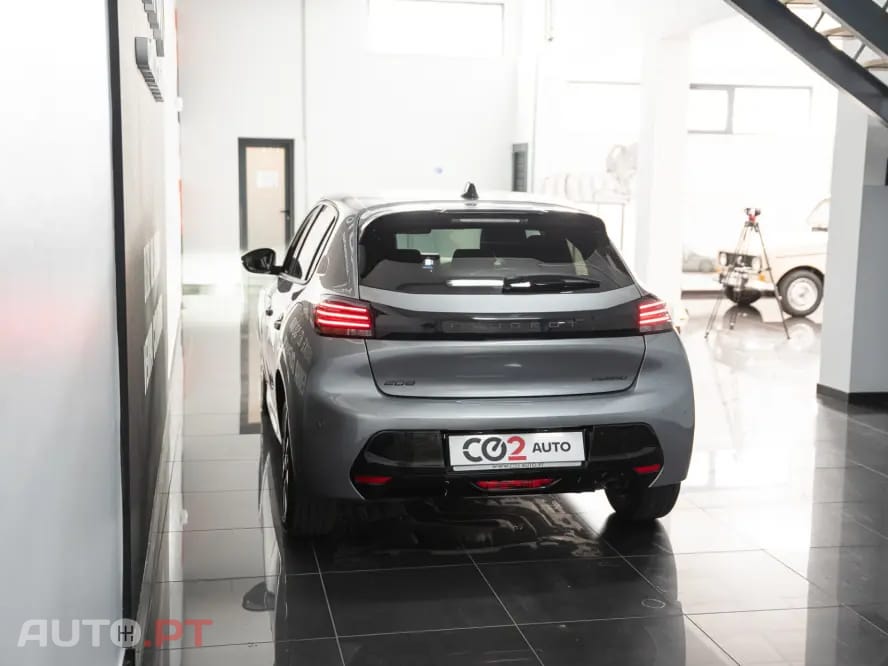 Peugeot 208 1.2 Hybrid Allure e-DCS6