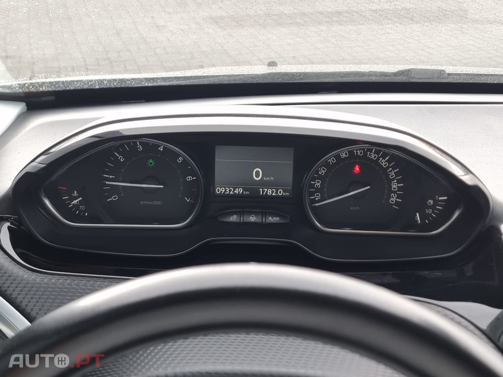 Peugeot 2008 1.2 PureTech Allure