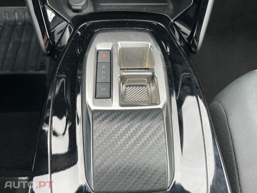 Peugeot 2008 1.2 Hybrid Allure e-DCS6