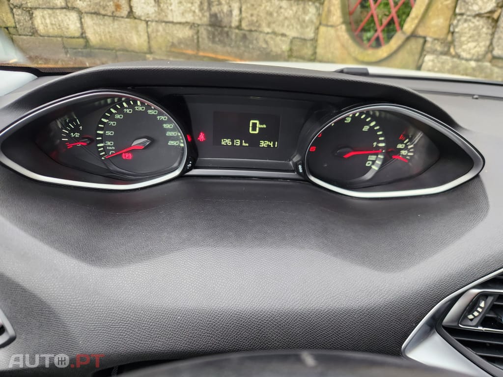 Peugeot 308 1.5 BlueHDi Business Line