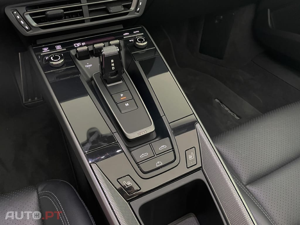 Porsche 992 Carrera Cabriolet PDK