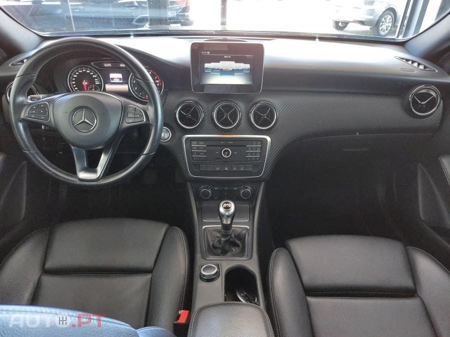 Mercedes-Benz GLA 180 Urban