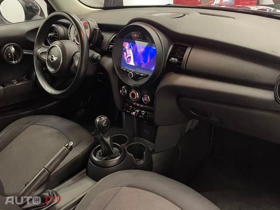 MINI One D - GPS/BLACK DETAILS