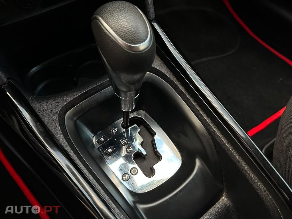 Peugeot 2008 1.2 PureTech Allure EAT6