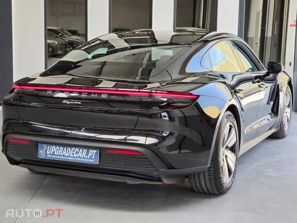 Porsche Taycan 4