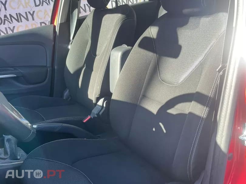 Renault Clio Sport Tourer Energy dCi 90 Start & Stop Luxe — fotografia 8