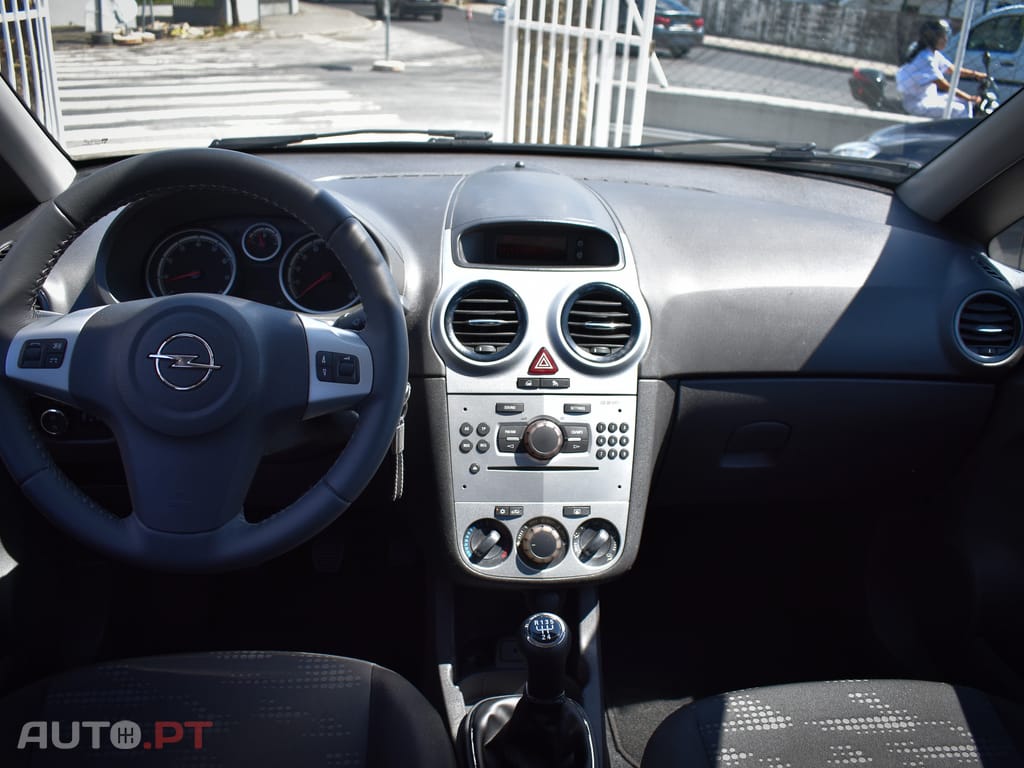 Opel Corsa 1.2 CMon
