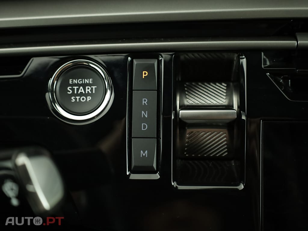 Peugeot 3008 3008 1.2 Hybrid Allure e-DCS6