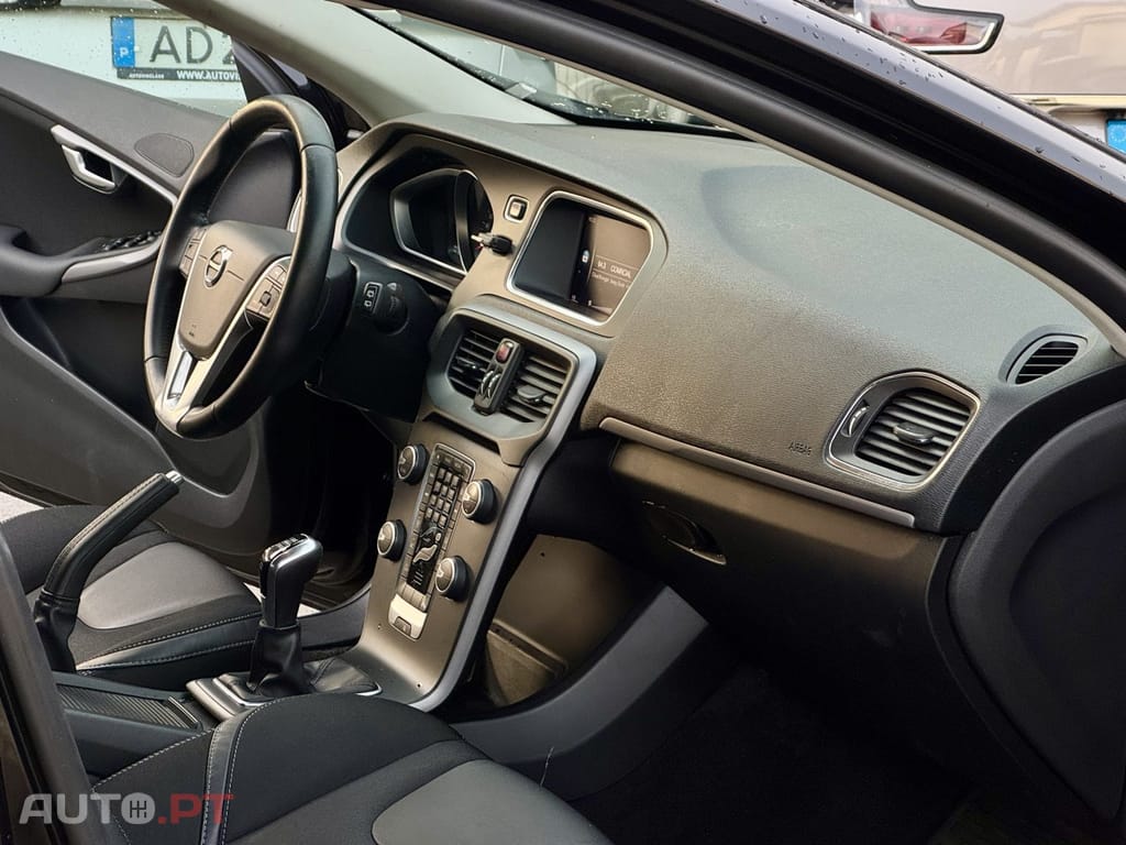 Volvo V40 2.0 D3 Momentum