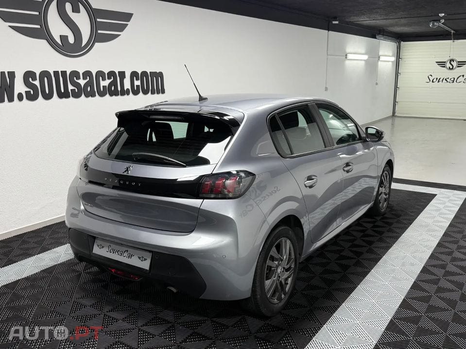 Peugeot 208 PureTech 100 EAT8 Active Pack