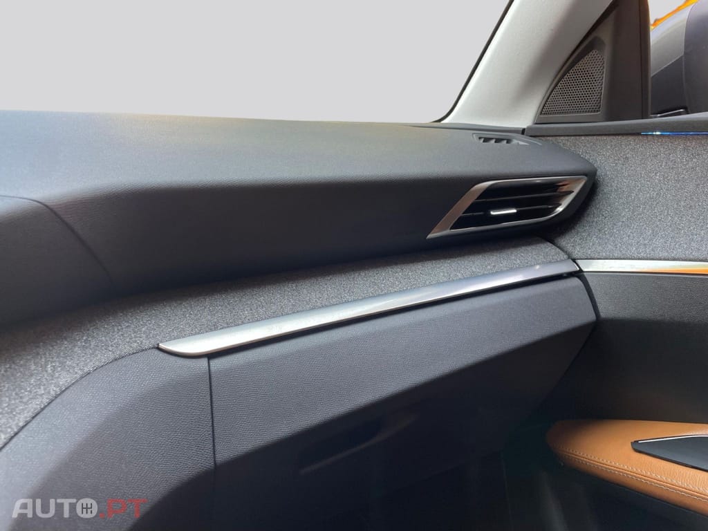 Peugeot 3008 1.2 ALLURE