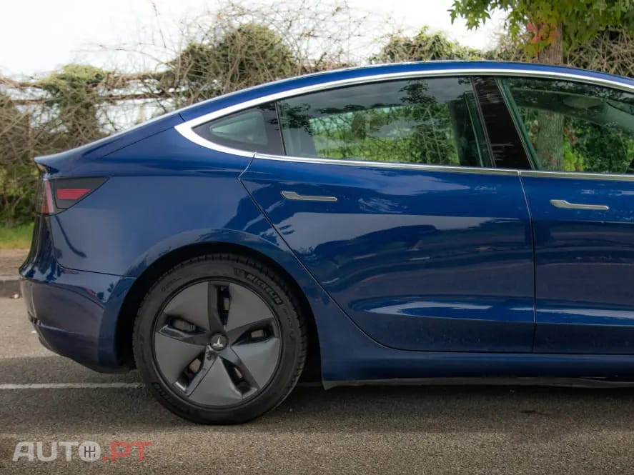Tesla Model 3 Long-Range Dual Motor AWD