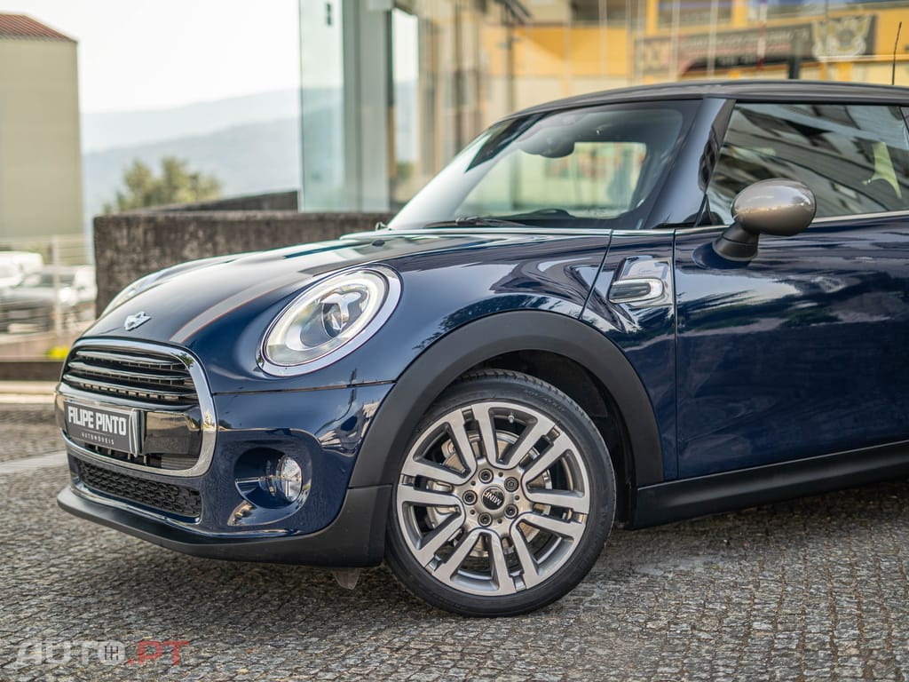 MINI Cooper Cooper D Auto