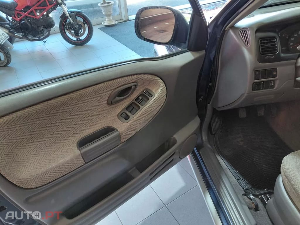 Suzuki Grand Vitara Metal Top 2.0 TDi