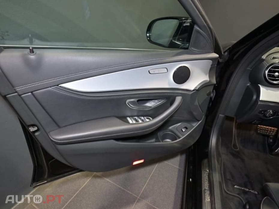 Mercedes-Benz E 300 de AMG Line