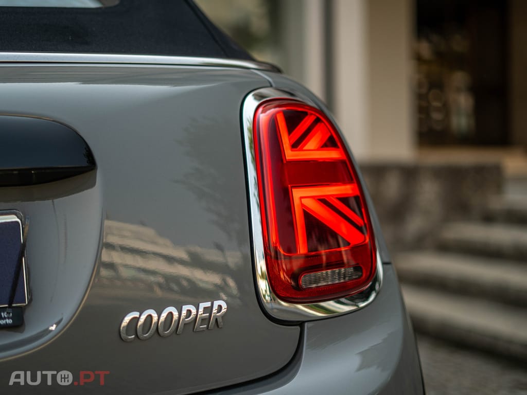 MINI Cabrio Cooper Premium Extra JCW Auto