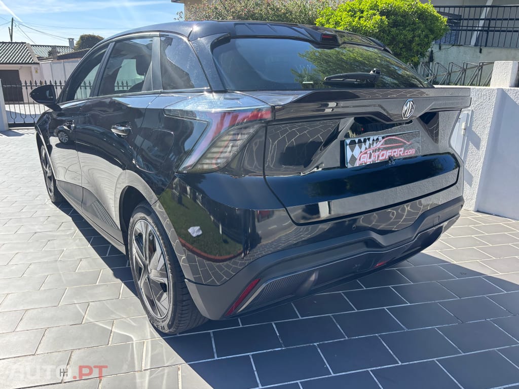 MG MG4 64 kWh Luxury