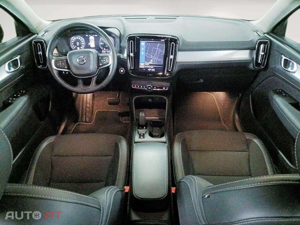 Volvo XC40 1.5 T5 PHEV Momentum Plus