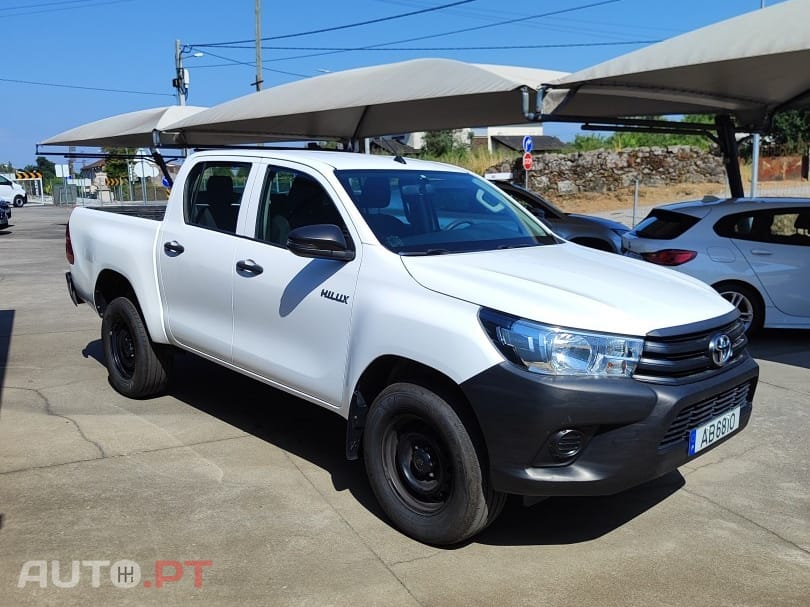 Toyota Hilux 2.4 D-4D 4WD CD CM