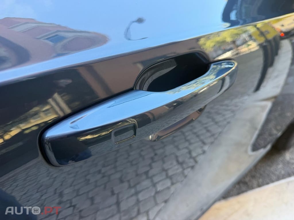 Volvo XC90 2.0 T8 PHEV Plus Dark AWD