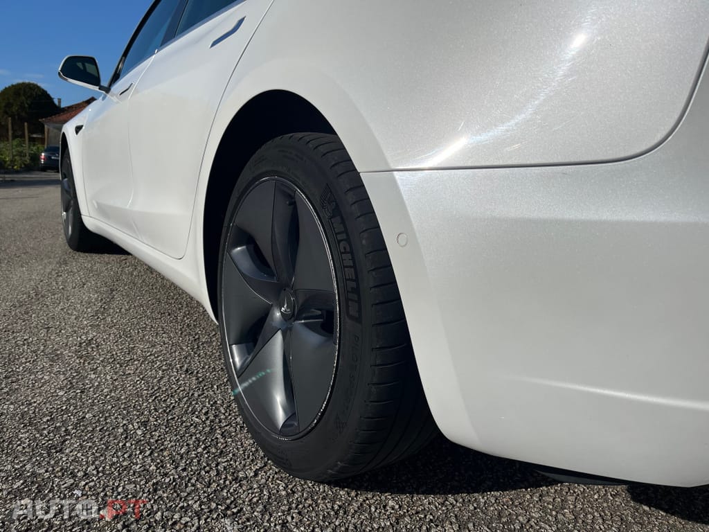 Tesla Model 3 Tração Traseira