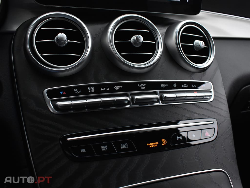 Mercedes-Benz GLC 300 e Coupe 4Matic 9G-TRONIC AMG Line