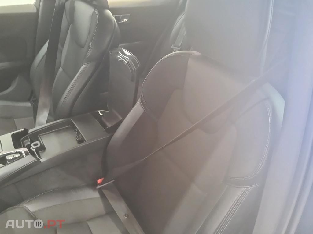 Volvo V60 2.0 T8 AWD TE Momentum Plus