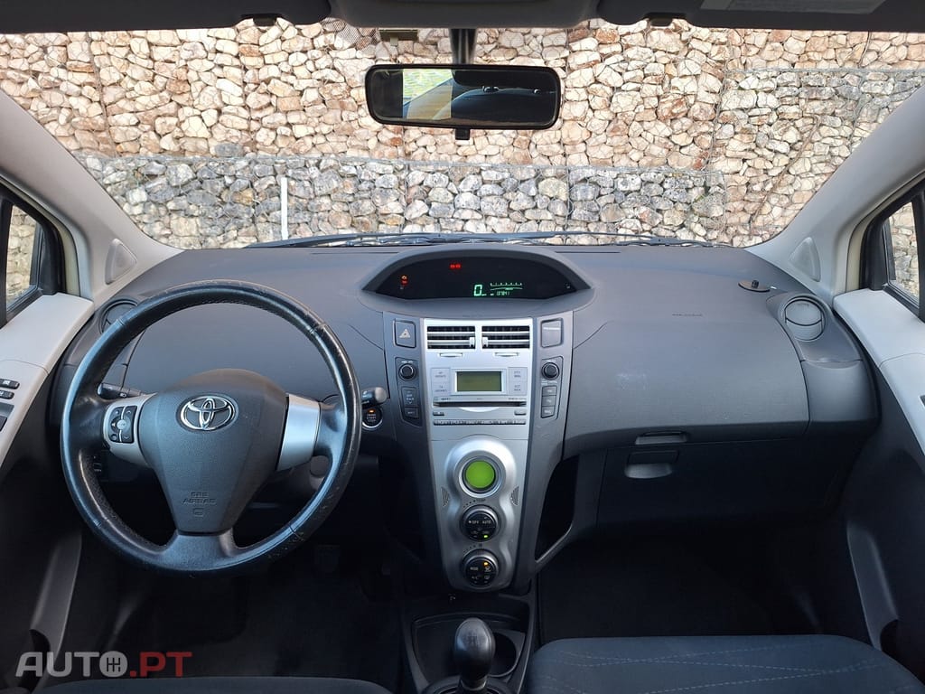 Toyota Yaris 1.0 VVT-i Sol High Pack