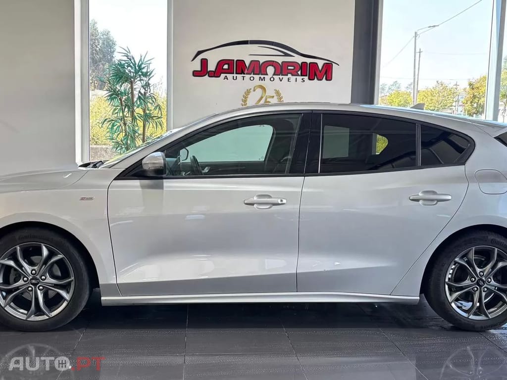 Ford Focus 1.5 TDCi EcoBlue ST-Line X