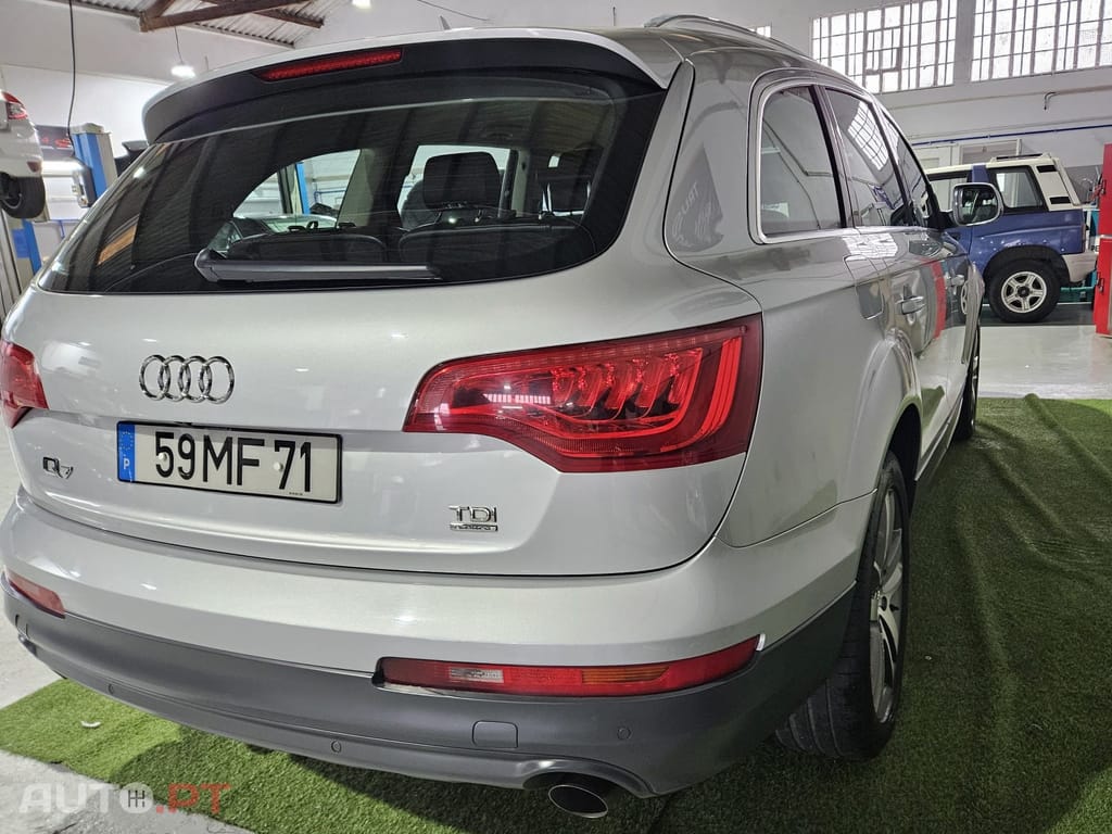 Audi Q7 3.0 V6 TDi quattro Tiptronic (2010-2011)