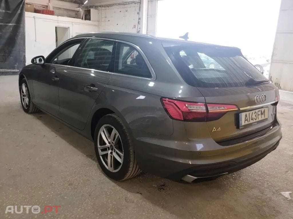Audi A4 Avant 30 TDI S tronic