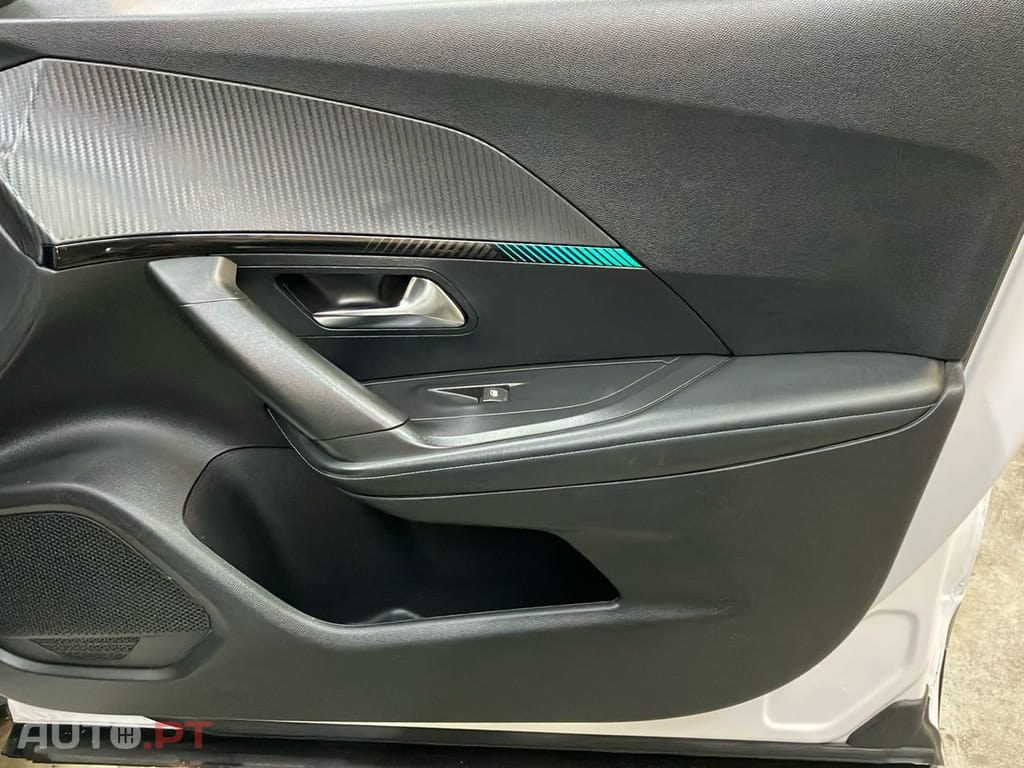 Peugeot 2008 BlueHDi 110 Allure Pack