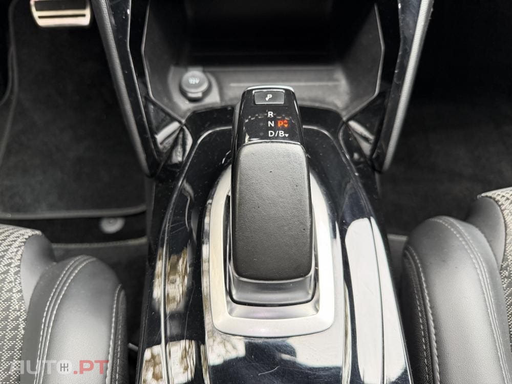 Peugeot E-2008 50 kWh GT