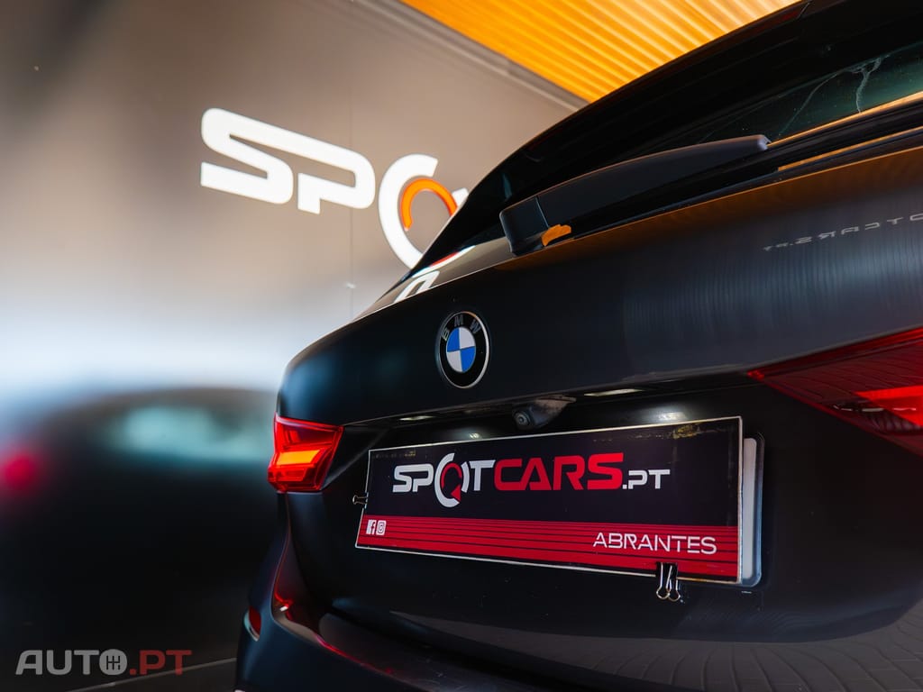 BMW 116 d Linha Sport Auto