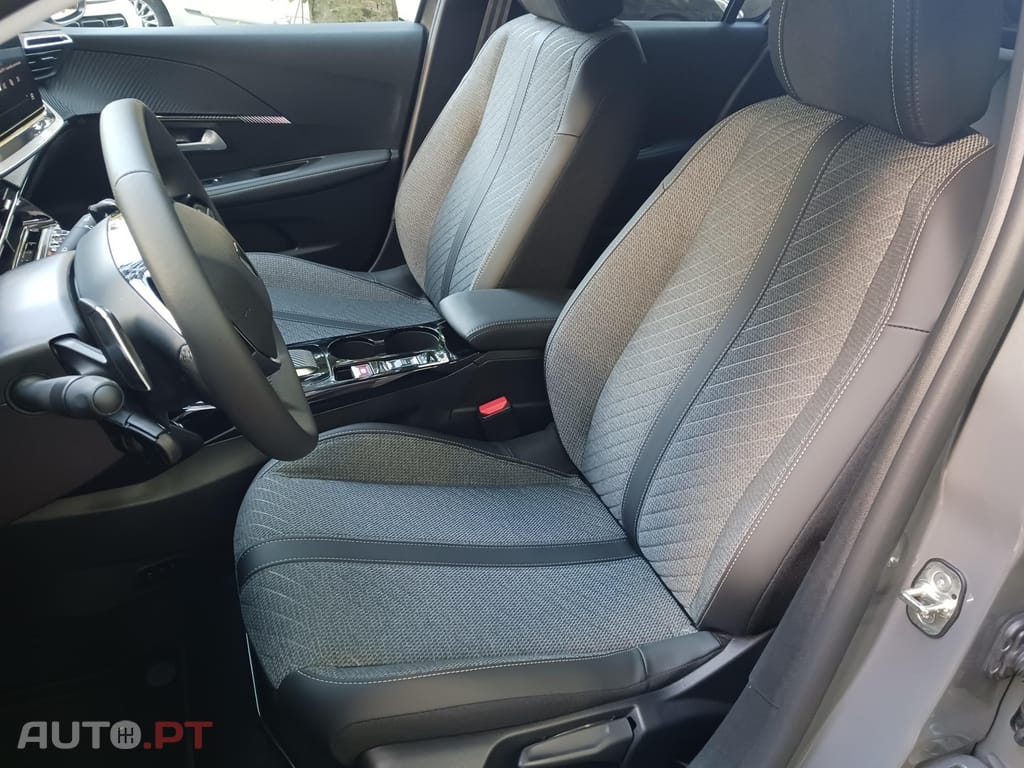 Peugeot 208 1.2 Hybrid Allure e-DCS6