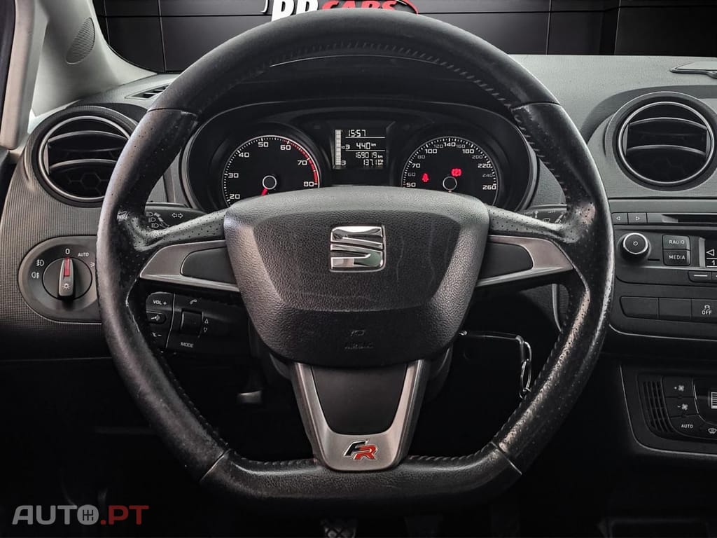 SEAT Ibiza 1.2 TSI FR — fotografia 30