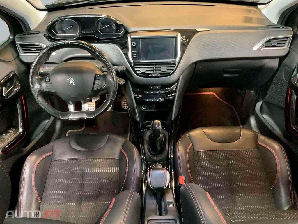 Peugeot 2008 1.2 e-THP GT Line