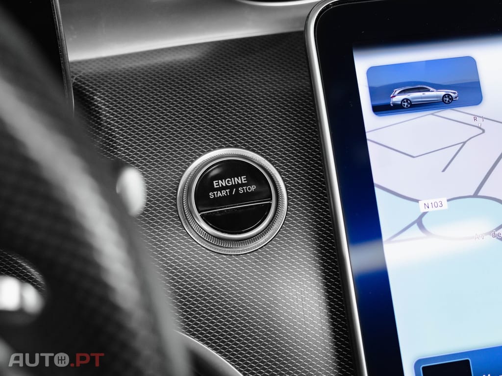 Mercedes-Benz C 300 e AMG Line