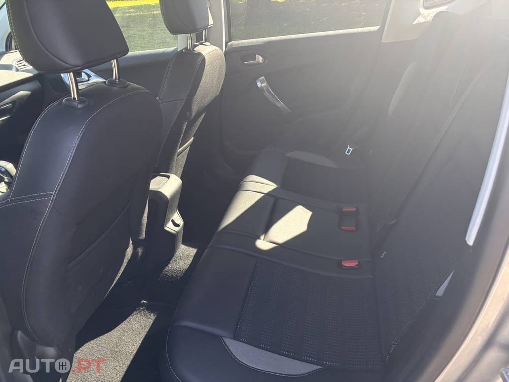 Peugeot 2008 1.2 PureTech Allure