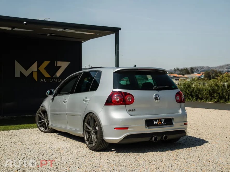 Volkswagen Golf 3.2 R32 4Motion DSG