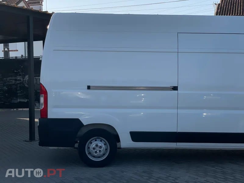 Peugeot Boxer 2.2 Blue HDi 335 L3H3 Pro