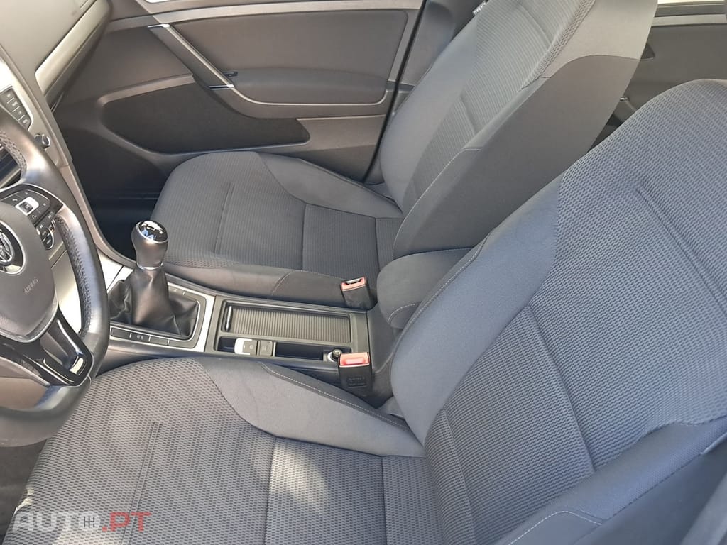 Volkswagen Golf 1.6 TDi BlueMotion Confortline