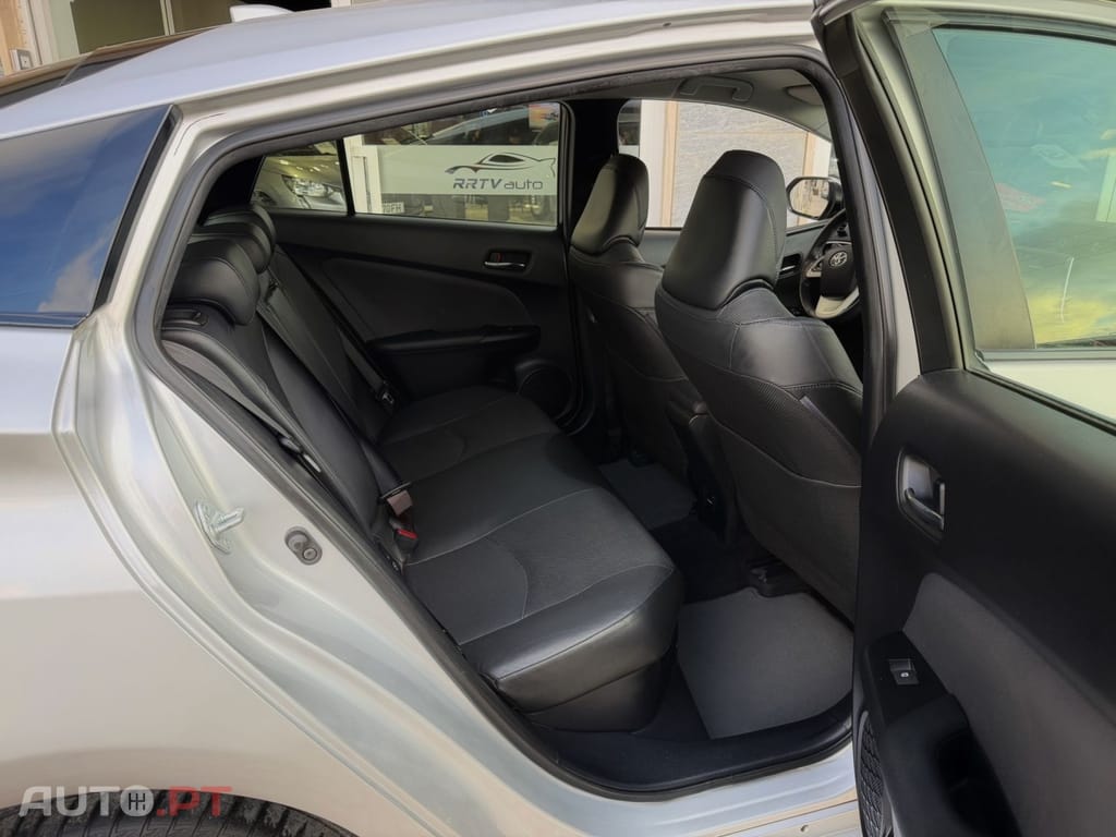 Toyota Prius 1.8 Luxury Touch&Go